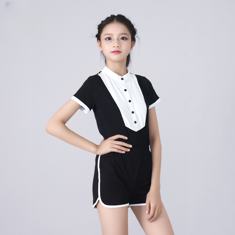 3006 T-shirts + strip shorts